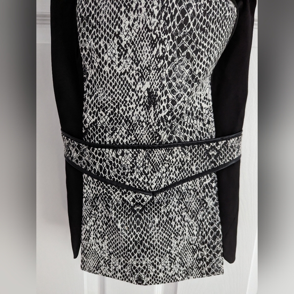 Guess strapless snakeskin-pattern top - Picture 3 of 6